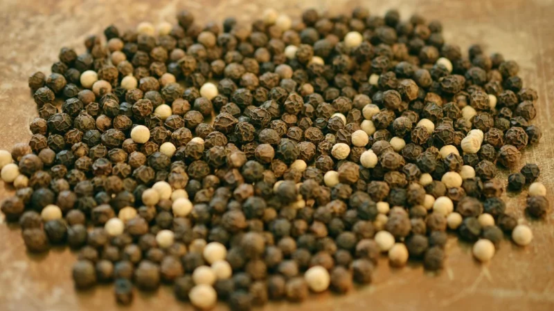 Medicaherbs Piperine 45:1 20mg Piperyna 60 kaps.