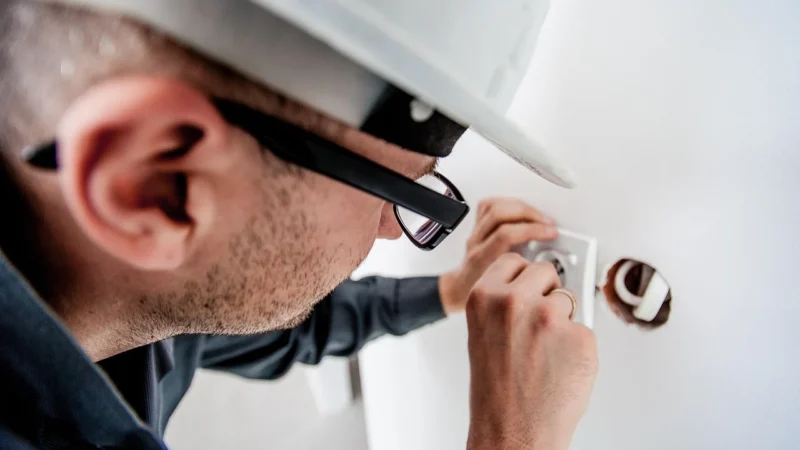 MOBILEX ELEKTRYCZNY, KOMPAKTOWY WÓZEK INWALIDZKI FIRMY PRIDE – QUANTUM Q4 STANDARD