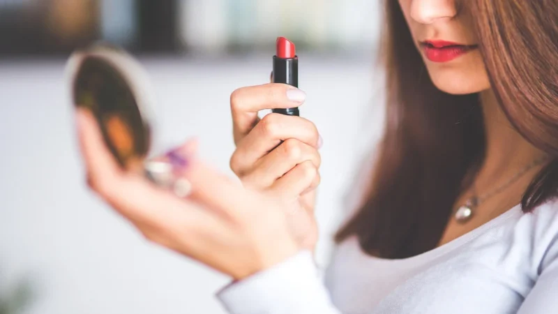 Nutridome Błyszcząca Pomadka Do Ust 105 Sweet Love 4,5G