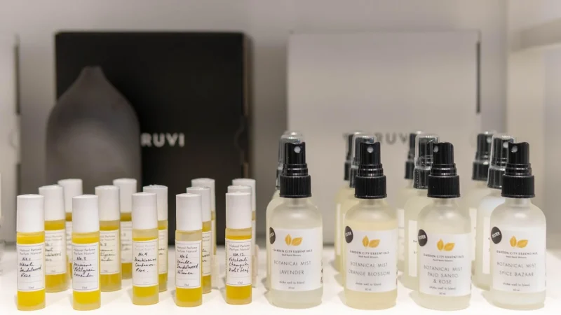 Svr Hyalu Biotic XMASS Hyalu Biotic żel nawilżający do twarzy, 50 ml + Ampoule C 20% – antyoksydacyjne serum w ampułce, 10 ml