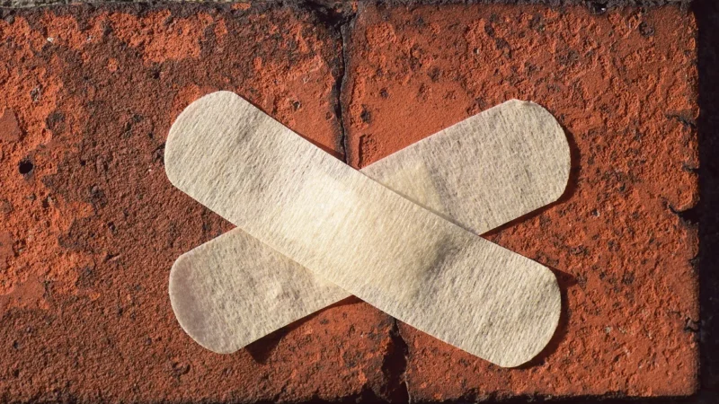 URGO POLFA ŁÓDŹ URGO BURNS SIATECZKA OPARZENIA I RANY 8X8CM 4SZT